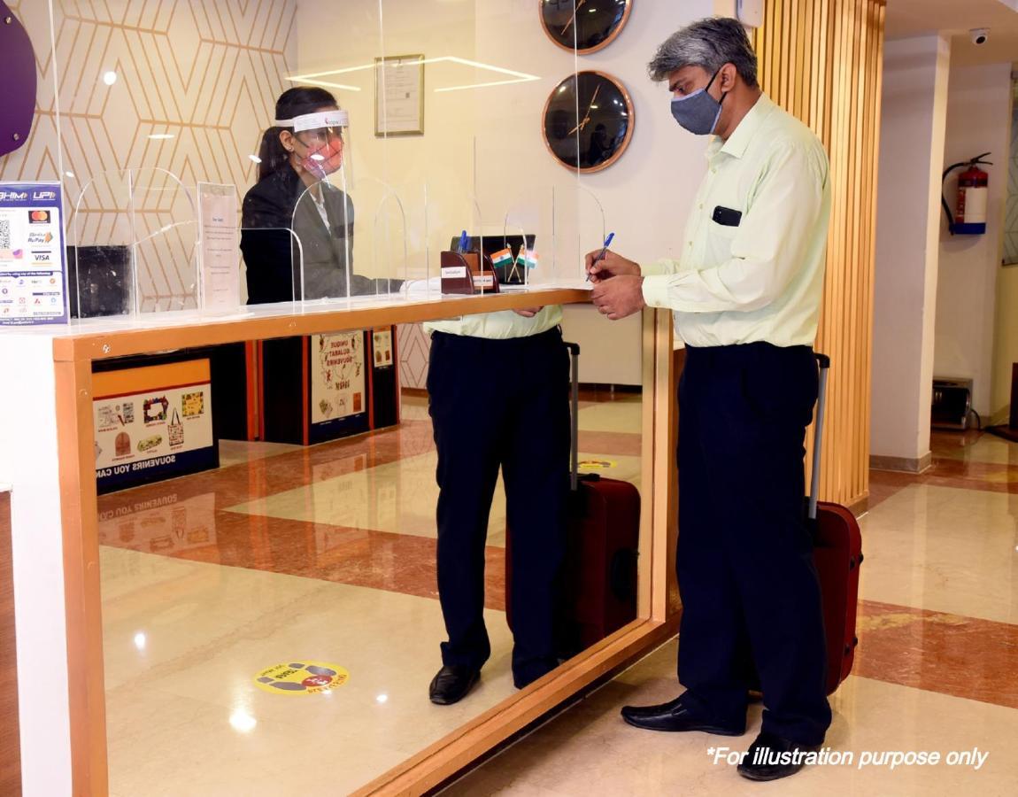 Oyo 4956 Hotel Maharaja Palace Канпур Екстер'єр фото
