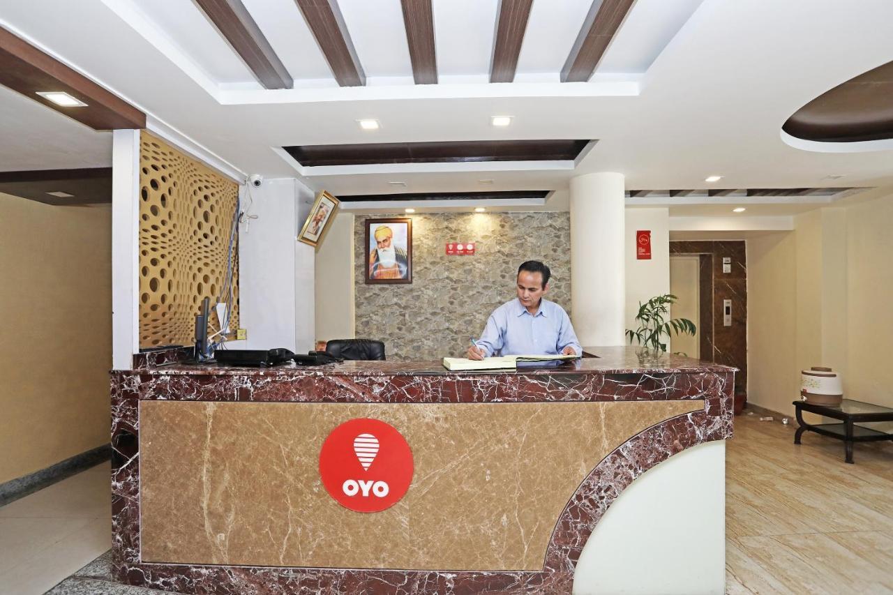 Oyo 4956 Hotel Maharaja Palace Канпур Екстер'єр фото